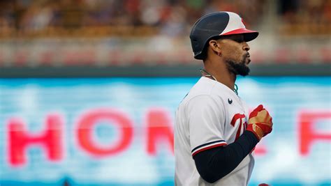 Byron Buxton homers in his first 2 at-bats as the Twins beat Lance Lynn and the White Sox 9-4